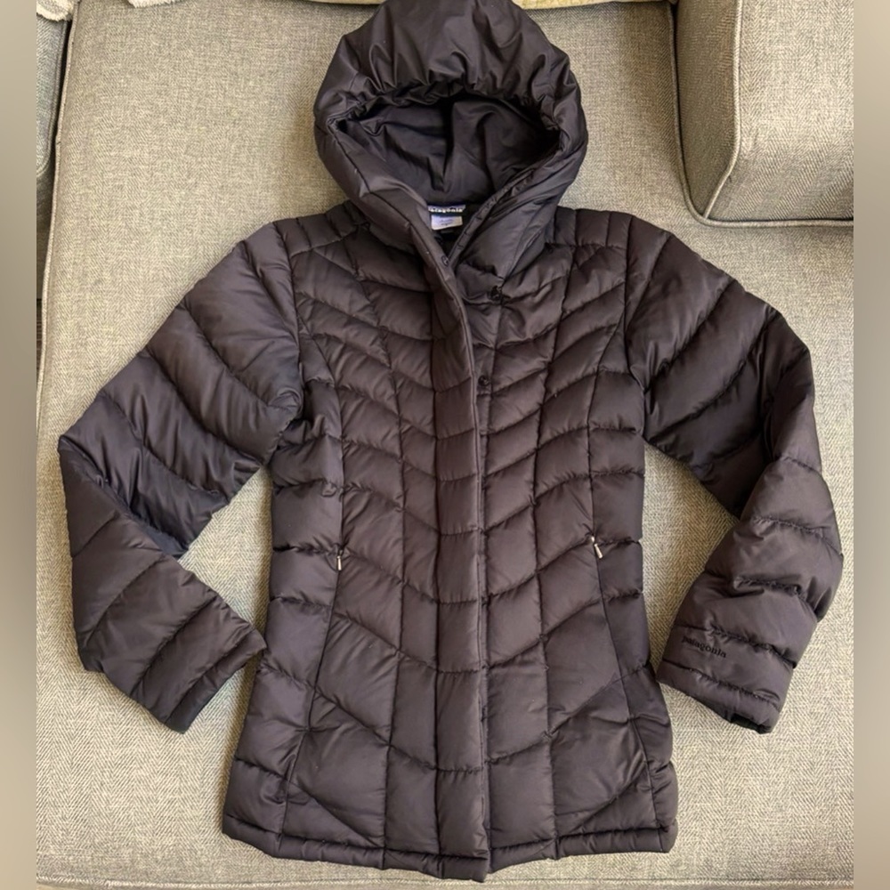 Patagonia Women's Downtown Loft Puffer Jacket Small